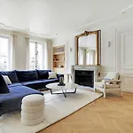 Pantheon De Paris Fastueux Appartement & Familiale Parking