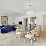 Pantheon De Paris Fastueux Appartement & Familiale Parking