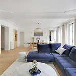 Pantheon De Paris Fastueux Appartement & Familiale Parking
